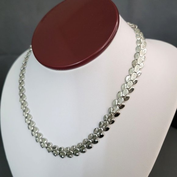 Coro Silver Tone Necklace Abstract Design Hook Close Vintage Signed 16 in - Picture 3 of 8